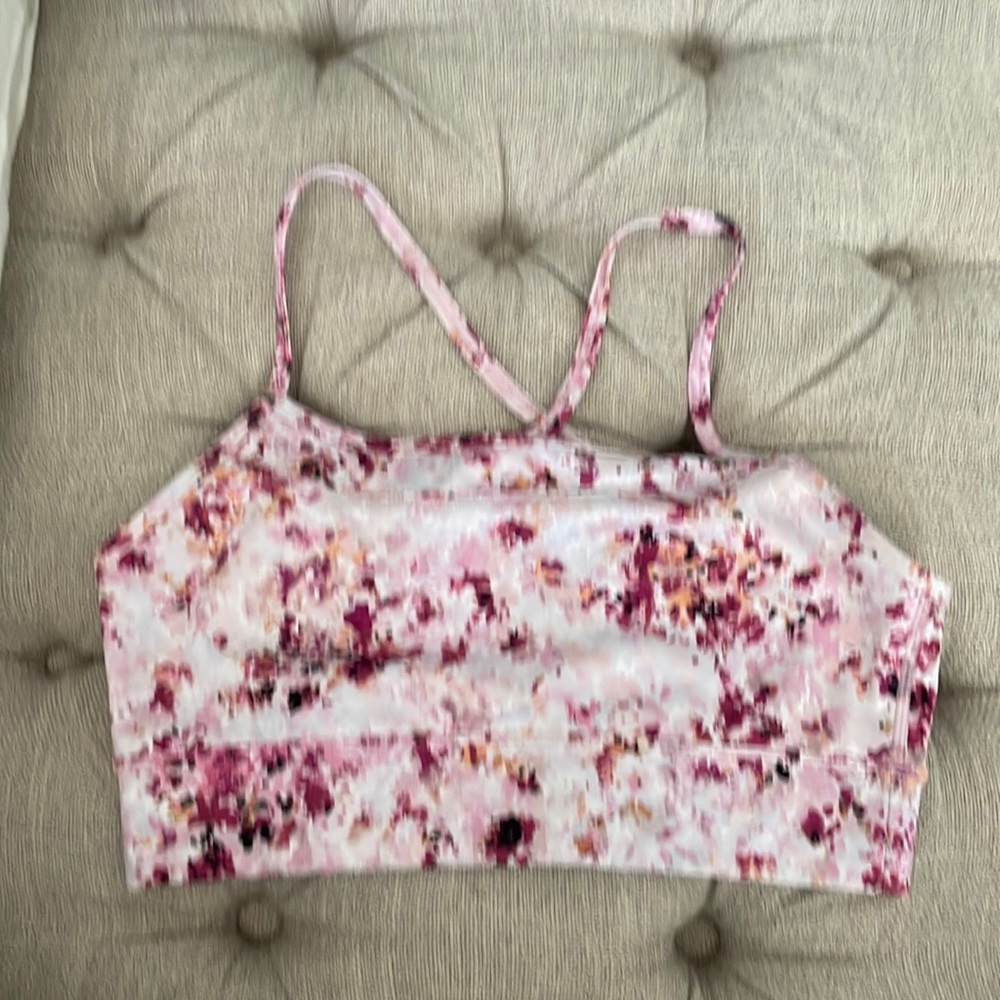 GapFit high neck cross back sports bra